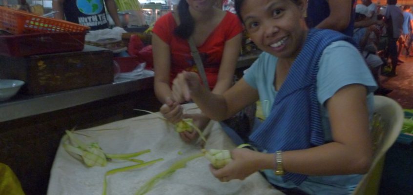 Vorbereitung von Puso (Hängender Reis)