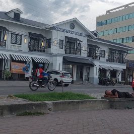 PHILIPPINEN BLOG - Alte Villen and historische Häuser am Boulevard in Dumaguete