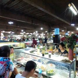 PHILIPPINEN BLOG - n den 'Eateries' auf dem Carmen Markt in Cagayan de Oro