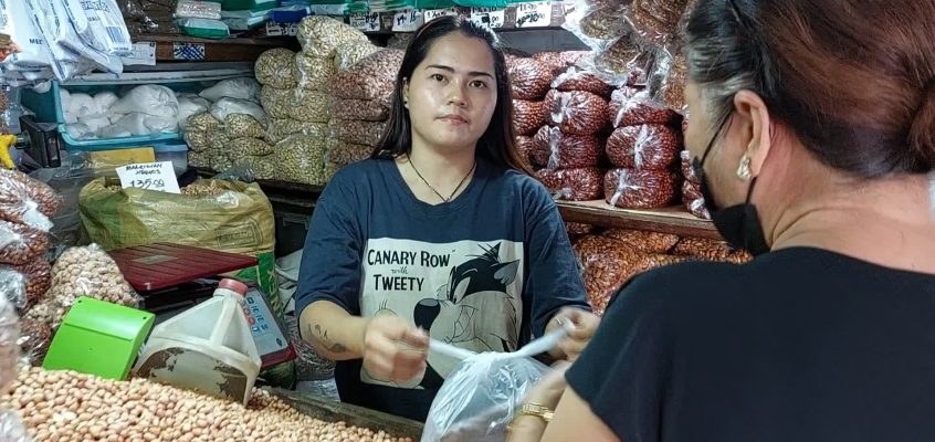Von großen und kleinen Nüssen: Ein kulinarisches Abenteuer auf dem Markt von Dumaguete