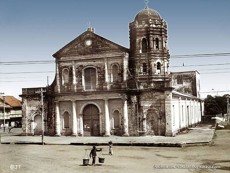 PHILIPPINEN REISEN - GESCHICHTE - COLORIERTE FOTOS - Alte Quiapo Kirche spätes 19. Jahrhundert Photo from Keystone-Mast Collection/John Tewell and colorized by E.S. Sison of "Kinulayang Kasaysayan."