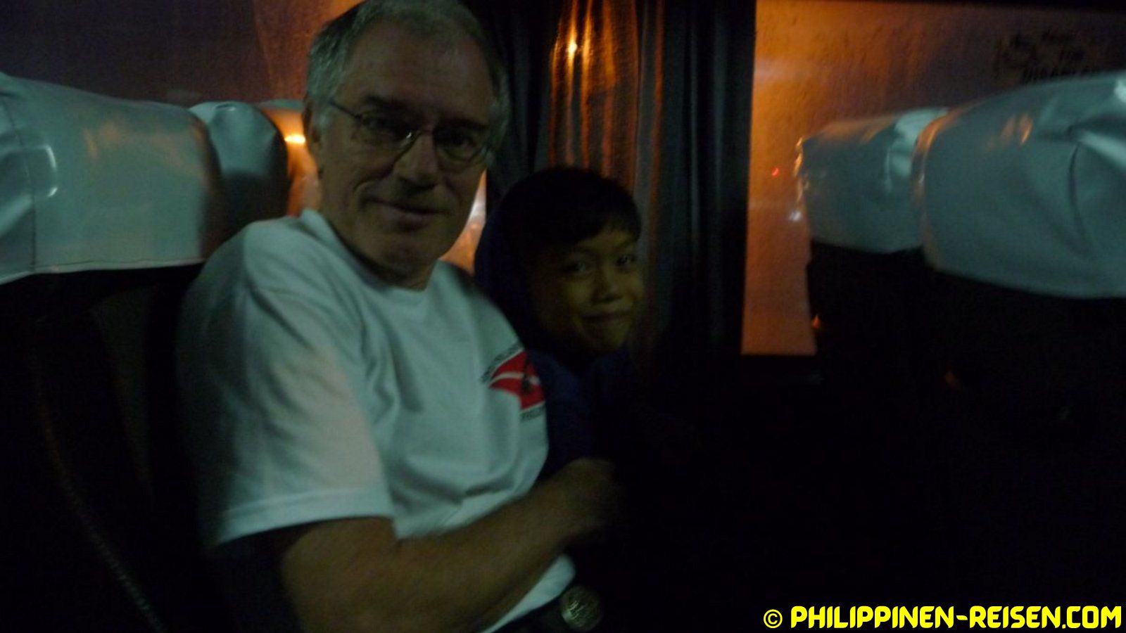 PHILIPPINEN REISEN - REISEBERICHTE - Busfahrt nach Lianga Foto von Sir Dieter Sokoll